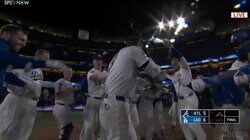 「スターすぎる」大谷翔平、自身の“ボブルヘッドデー”で劇的サヨナラアーチにスタジアム大熱狂…中継を見守ったファンも大興奮「漫画じゃん」