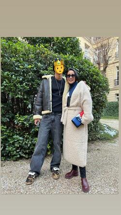  中村江里子、身長180cm超えの息子との2ショットを公開「久しぶりに記念撮影」 