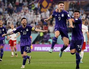 アルゼンチンが２－０快勝、逆転でGS首位通過！メッシがPK失敗も三笘同僚が大仕事！ポーランドも２位で16強へ【W杯C組】