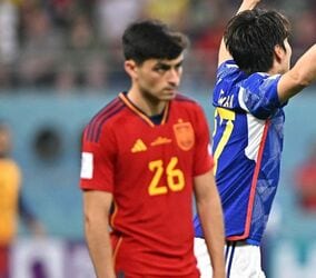 「彼らのインテンシティが高くなった」なぜスペインは日本戦の後半に崩れたのか。注目のMFペドリは茫然「パスにもっとリズムを与えるべきだった…」【W杯】