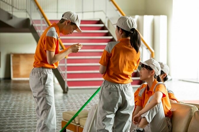 草なぎ剛＆MEGUMI＆中村倫也がきょうだいに　映画『台風家族』より場面写真到着 9枚目