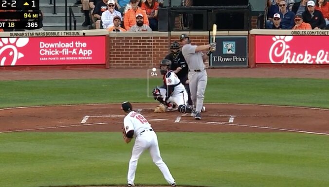 【写真・画像】気迫の投球！ 菅野智之、真っ向勝負で“最強ジャッジ斬り”「カッコよすぎ」「巨人のエースやぞ？」 急速落下する魔球で“空振り三振”　1枚目