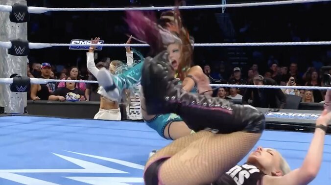 思わず飛び跳ねるように悶絶するカイリ