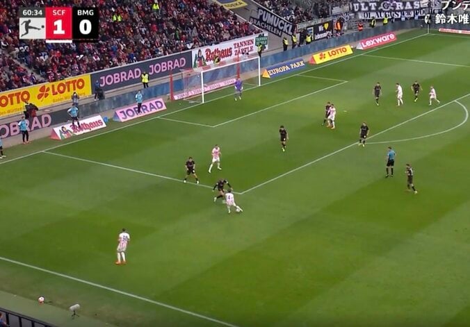 「踊ってるやん！」鈴木唯人、“ダンシングフェイント”炸裂→相手選手を翻弄「キレキレだな」パスをおとりにマーカーを騙した“神テクニック” 5枚目