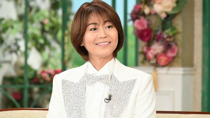 氷川きよし、7kg減量して合わせた話題の“ハイレグパンツ”姿「皆さん気になることが多いみたい」 4枚目