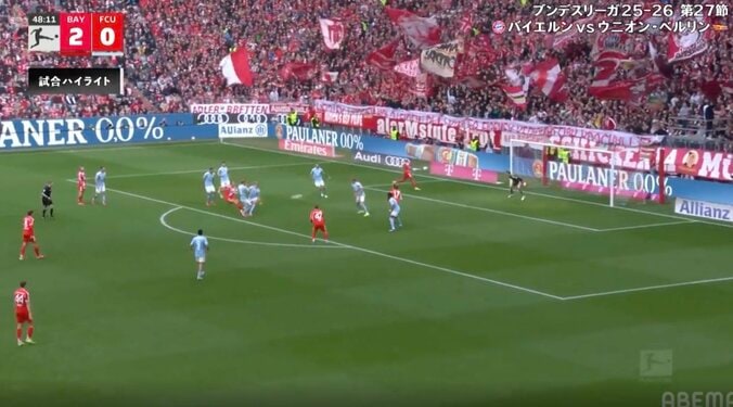 スタジアム騒然！怪物FWケイン、まさかの“理不尽ゴール”「意味わからん」「バケモノかよ」軸足がスリップ→体勢崩しながら“衝撃弾”「メチャクチャやん」 4枚目