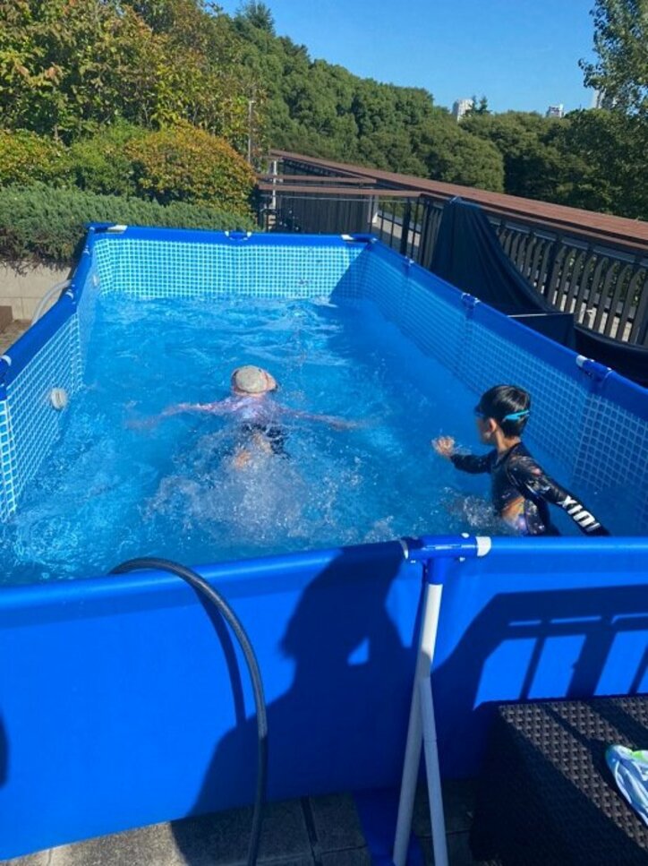 市川海老蔵、自宅でプール開きをしたことを報告「本格的」「最高ですね」の声