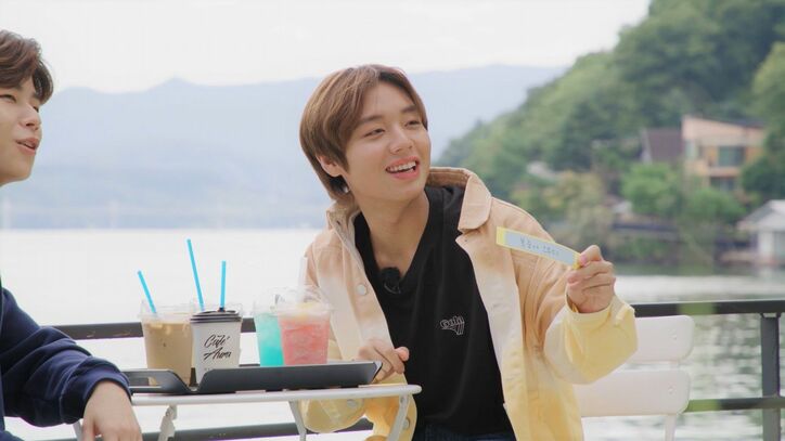 Wanna One出身パク・ジフンが事務所の後輩・ジュンヒョン（GHOST9）とヒーリング旅へ！ 水上レジャーに夕飯作り…未公開映像たっぷりのスペシャル版