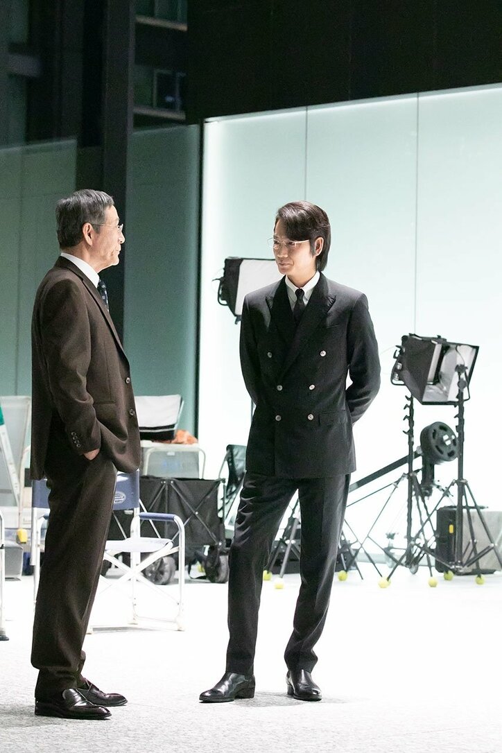 綾野剛「男として見てくれた」と小林薫に感謝 ドラマ『ハゲタカ』がクランクアップ