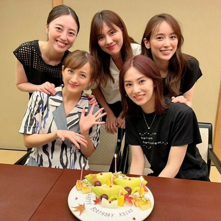  小松彩夏、北川景子の誕生日を泉里香らと祝福「友達以上の関係」 