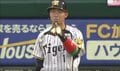 どうなってる！？ 鳥谷敬の打席で“想定外のハプニング”　バット振るも“指差し”→大谷の162キロ剛速球に驚愕【オールスター名場面】