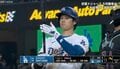 一体、何が起きた…!? 大谷翔平、打席に入る前に一瞬見せた“謎の動き”がヤバすぎる ファン騒然「ピッチャー怖いだろうな」「サムライかな?」