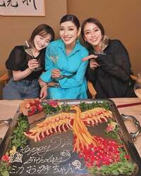 AHN MIKA『大切な人たちからのお祝いに感謝!』