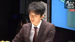 藤井五段、注目の初対決で羽生竜王に勝利！「感無量です」このあと中学生初優勝かけ決勝へ