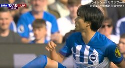 「ブライトン対決だ！」三笘薫、元同僚マクアリスターからの後方タックルで転倒！ロングドリブルからのアルゼンチン代表とのマッチアップに「エモい」の声