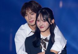 「かわいい大好き！」大人気カップル“きんりの”、TGCステージでの初々しいバックハグに大歓声！ボディビルダーいおうはマッスルポーズ披露