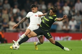 トッテナム、判定にも泣かされホームで勝ちきれず…先発出場の守田英正は負傷交代