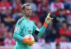 ｢バケモノすぎる、しかも左足｣!! バイエルンGKノイアーの練習中の｢超絶プレーが話題｣! ドイツ代表守護神の｢窓へのゴール｣が大反響