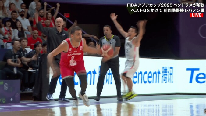 ふざけるな！ 富樫勇樹とホーバスHCが“衝撃判定”に激昂…「審判も敵か」「アンスポ並みにぶつかってるやん」元日本代表は“笛を吹きにくい空気”を指摘 4枚目