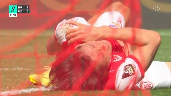 中村敬斗、GKと激しく接触し落下…先制弾で今季二桁マークもまさかのアクシデントに一時騒然「大丈夫！！？」心配の声 4枚目