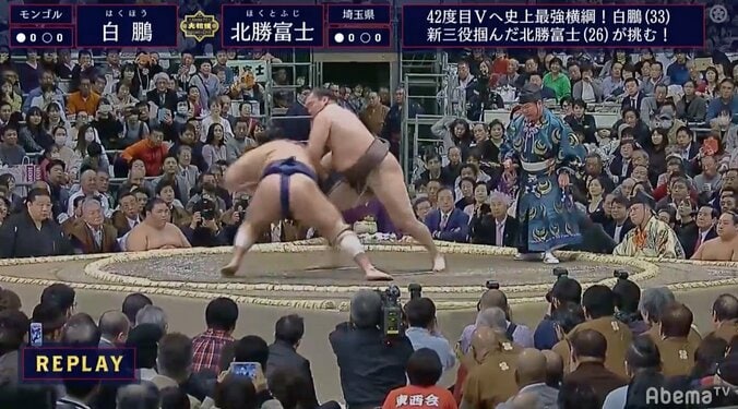 休場明け白鵬、左肩「ぐいっ！」だけで貫禄勝利　42度目の賜杯目指し余裕の白星 1枚目