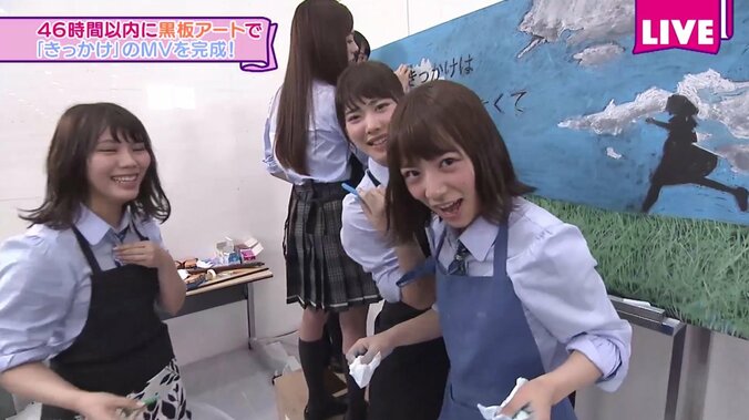 乃木坂46、黒板アートMV完成に涙　深川麻衣の卒業制作 17枚目