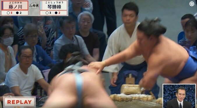 21歳小兵力士に衝撃「まるで空気投げ」 関脇を“ほぼ触れず”に撃破…衝撃の秒殺劇に実況驚き、館内は呆然 4枚目