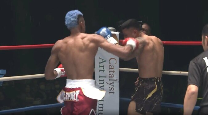 怒涛の連打で衝撃KO