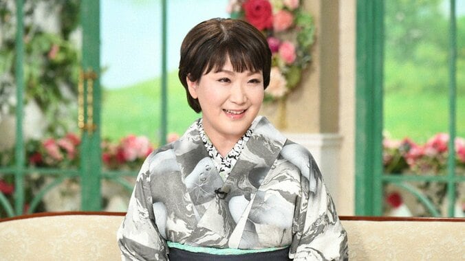 「髪も、眉毛も、まつ毛もなくなって」48歳で卵巣がん罹患の紅白歌手、抗がん剤治療で脱毛後のヘアスタイルを公開 4枚目