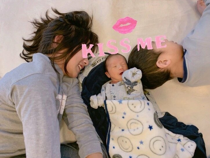 辻希美、三男・幸空くんの周りに集まってくる子ども達とマッタリ「私の匂いが幸空の匂いらしい」