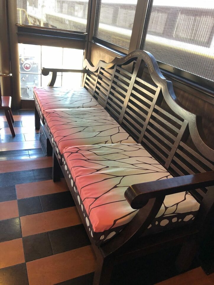 特別仕様「SL鬼滅の刃」残す運行あと2回! 劇中の世界観をリアルに再現