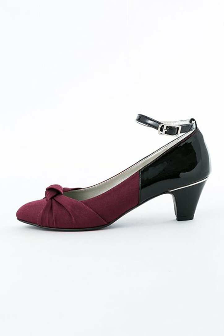 アニメ『K RETURN OF KINGS』伏見猿比古と八田美咲イメージのコラボアイテムが登場！　冬パンプスが普段使いにぴったり