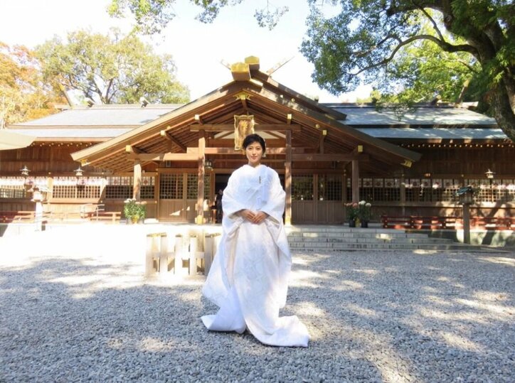 瀧本美織、神社で白無垢姿を披露「綺麗で印象的」「見惚れてしまいます」の声