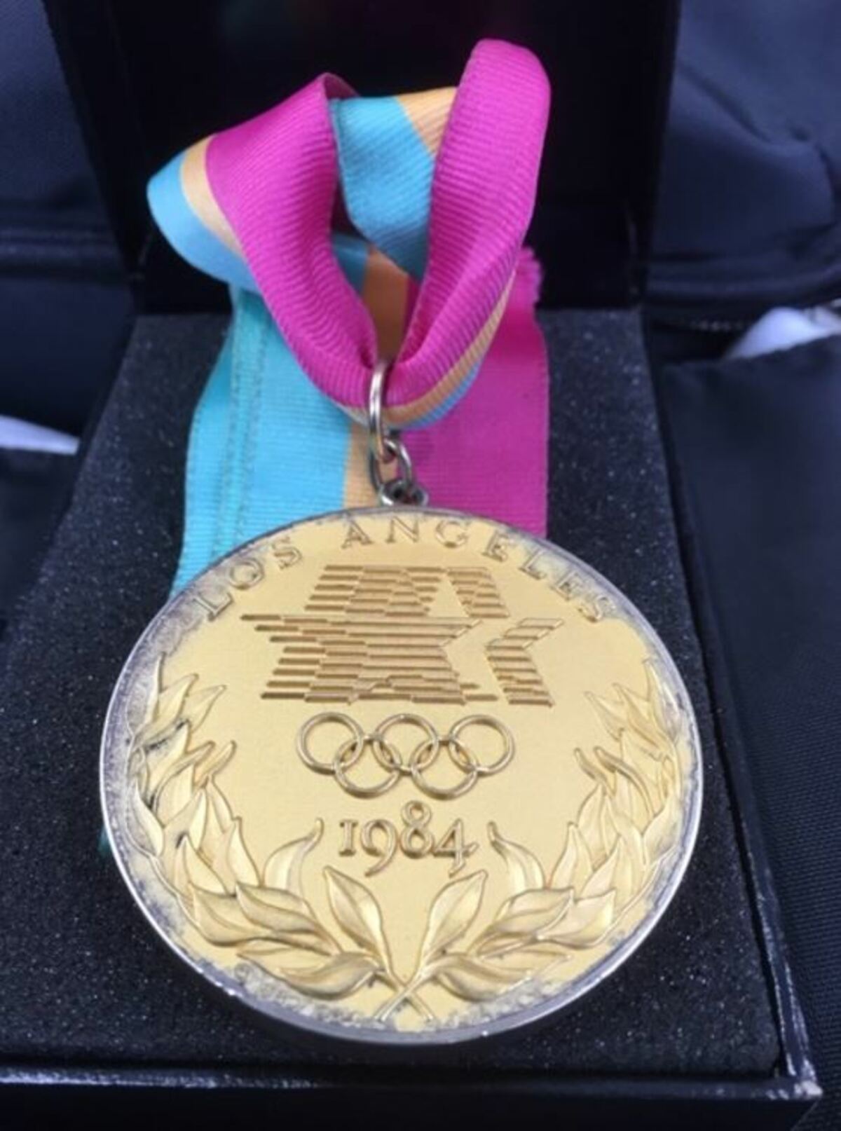 野球・宮本和知氏が五輪の金メダルを公開、福島で子供達に見せる