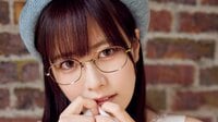 【画像】東雲うみ、メガネ姿満載の“フェチグラビア”披露