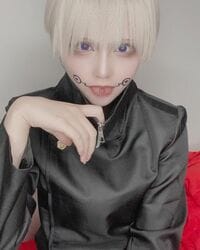 人気コスプレイヤーmonaが「呪術廻戦」の狗巻棘に変身！男装姿が「カッコ可愛い」と大好評