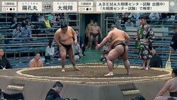 「四股スゴない？」巨漢力士の圧倒的フィジカルに驚きの声「ゆっくり上がってくのがすごい」館内も騒めき