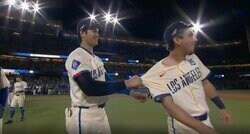 めちゃくちゃ楽しそう… 大谷翔平、試合終了後のチームメイトとのやりとりが話題に　中継カメラがとらえた仲良しシーン「大谷さんが珍しくツッコミ役」「中高生男子ノリｗ」