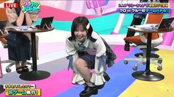 セクシーなチラ見せのはずが、まさかの大爆笑 Sweet Alley・笹木里緒菜の生足露出に共演者「めっちゃむくんでる」