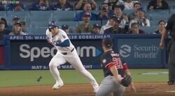 大谷翔平、一瞬で消えた！ 中継カメラが追いつけない…　走り出した瞬間に急加速するスピードがヤバい “爆速内野安打”にファン騒然「笑うしかない」「この人ピッチャーだぞｗ」