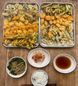 “1000坪超”鎌倉の自宅を公開した假屋崎省吾、大量の豪華な手料理を披露 「美味しそうですね～」「いい香りがただよってきそうです!!」など反響