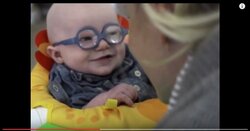 視力の弱い赤ちゃん　4ヶ月目にはじめて見た母親の顔に史上最高の笑顔