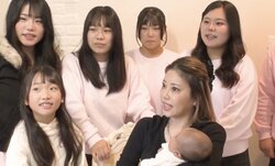 17歳で初出産…5人の娘を育てる“38歳でおばあちゃんになった美女”、シングルで家計を支える収入源を告白