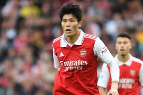 アーセナル冨安、CB起用の可能性も？　仏代表DFの“代役”に英メディアは太鼓判「なんの問題もない」