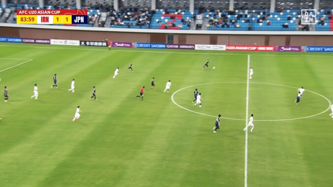 胸踊る！ 中島洋太朗の“天才アウトサイドパス”が「見えてる次元が違う」「やばい…」「エレガント」“日本の新ファンタジスタ”は準決勝の裏キーマンだ【U20アジアカップ】 3枚目