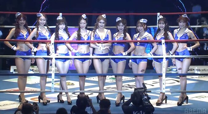 写真中央が「K-1 GIRLS」波北かほ