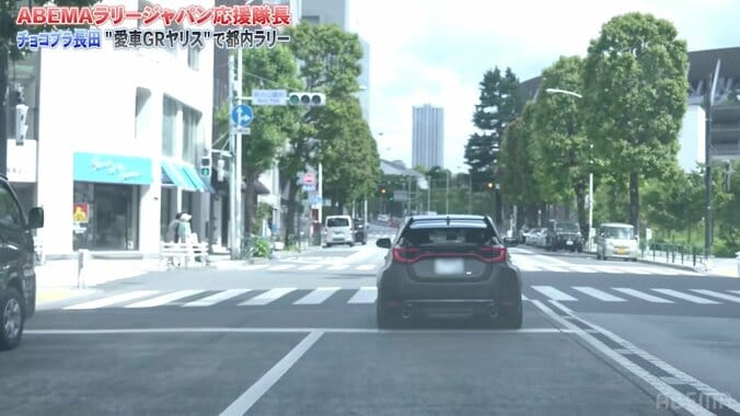 チョコプラ長田の“300馬力超え”最新愛車が「カッコいい！」 マットブラックのボディ＆運転する姿に反響 4枚目