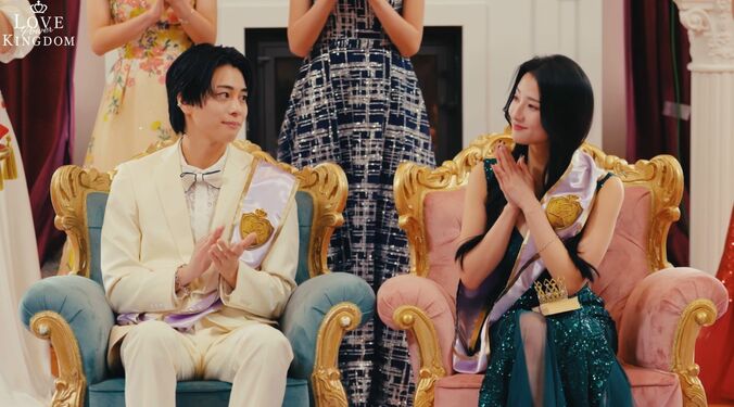 【写真・画像】「うそ！」「すごすぎる」モテランキング1位の男女が決定！異次元スタイル美女のクイーン姿にスタジオも惚れ惚れ　3枚目