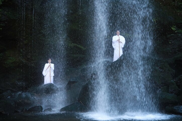 『言霊荘』ついに第一章完結！西野七瀬＆永山絢斗が決死の“ズブ濡れ滝行”