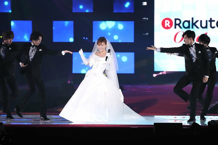 高橋真麻「2020年の東京五輪までには結婚」ウェディングドレス姿で高らかに宣言